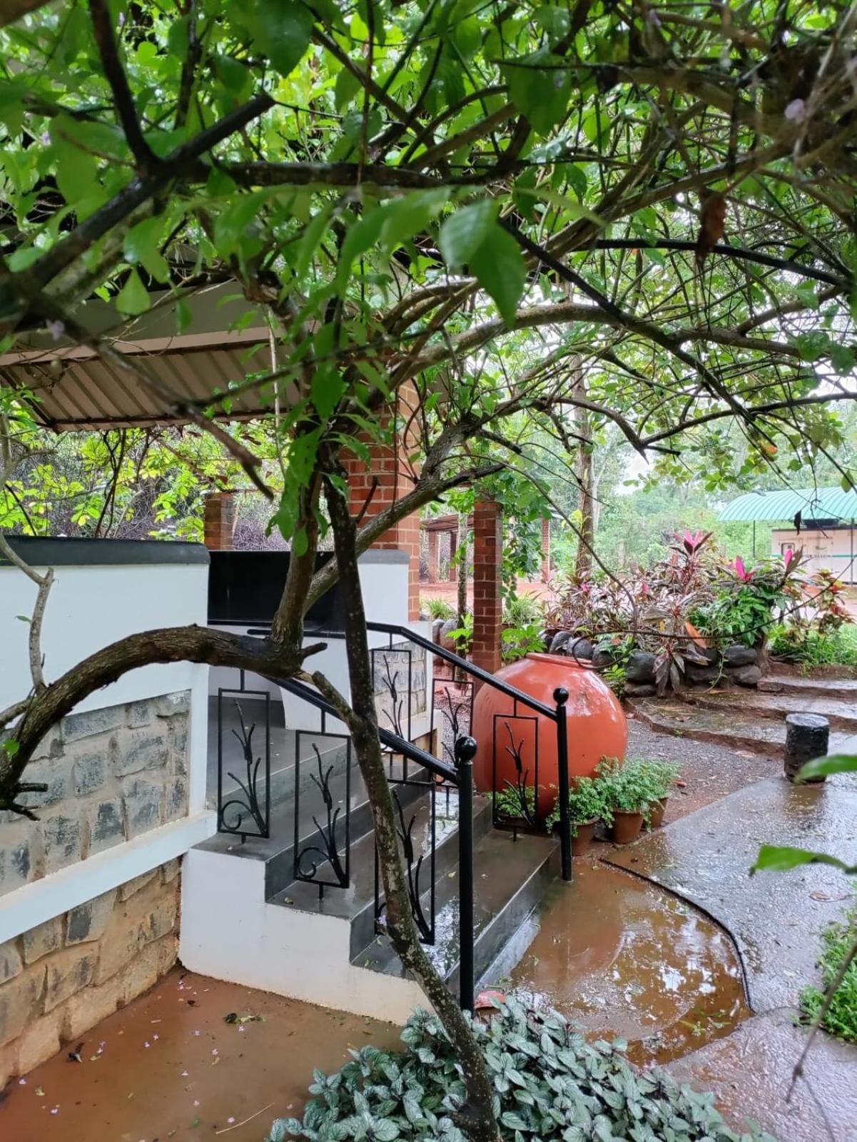 Inn Pondiville Forest Retreat ปอนดิเชอรี ภายนอก รูปภาพ